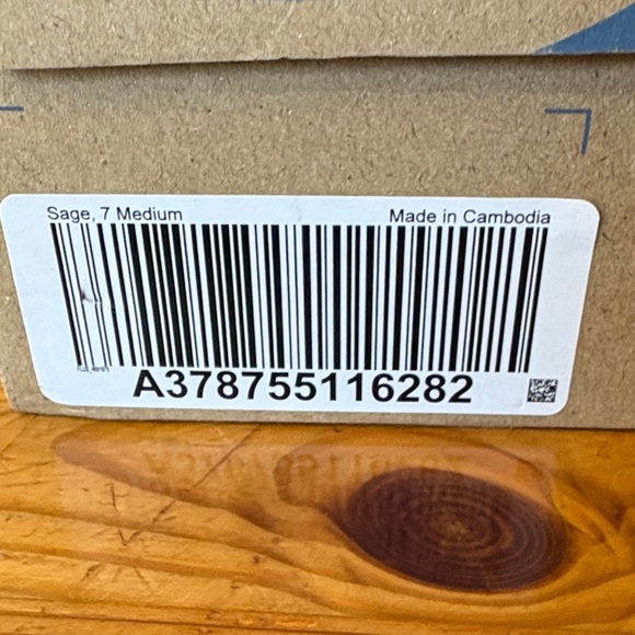 Clarks Women's cloud steppers Sandals in Gray - Picture 15 of 16